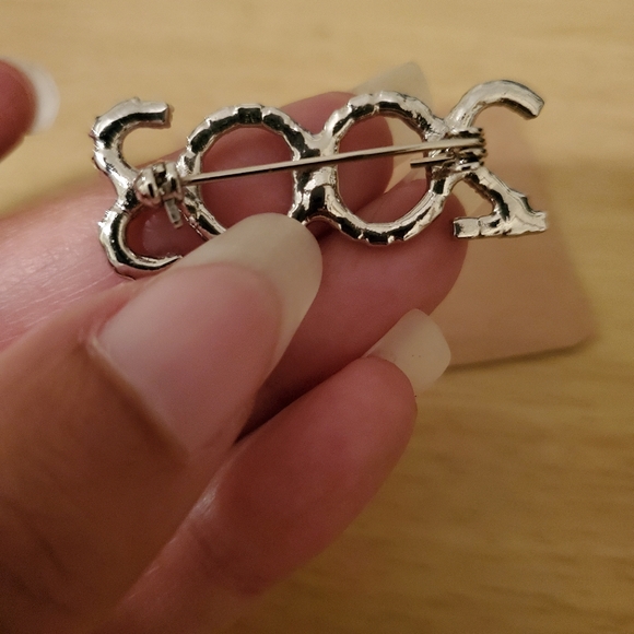 Brooch - Picture 4 of 4